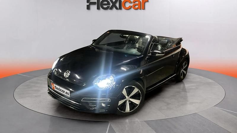 Usado VW Beetle Design 150 CV (110 kW) 2018 Negro Utilitario