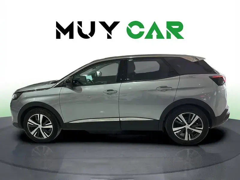 Usado Peugeot 3008 Allure 130 CV (95 kW) 2022 Gris / plata SUV