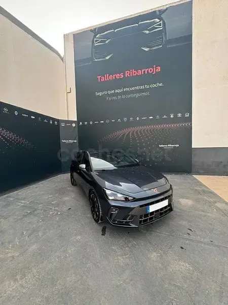 Usado Cupra Leon 150 CV (110 kW) 2025 Gris / plata Berlina