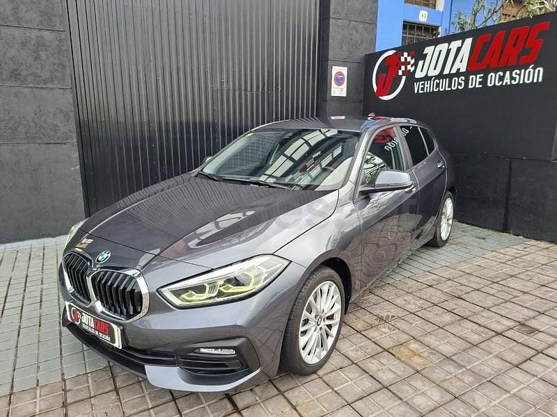 Usado BMW 118 136 CV (100 kW) 2020 Gris / plata Utilitario