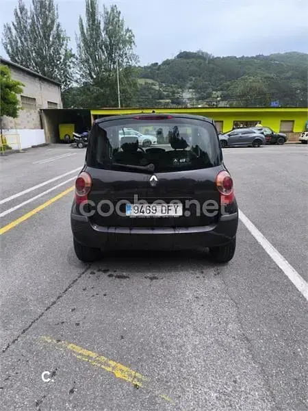 Usado Renault Modus Dynamique 80 CV (58 kW) 2005 Negro Monovolumen