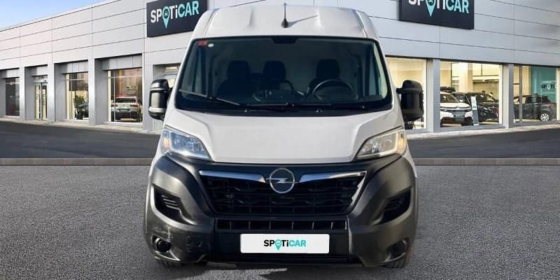Usado Opel Movano 140 HP (102 kW) 2023 Branco Van