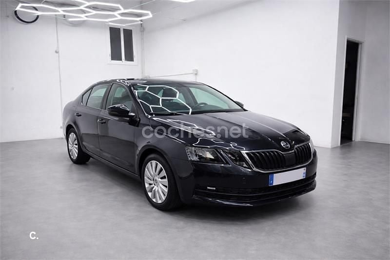 Usado Skoda Octavia Ambition 115 CV (84 kW) 2019 Negro Berlina