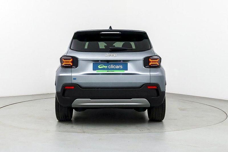 Usado Jeep Avenger EV 114 kW (156 CV) 2023 Gris SUV