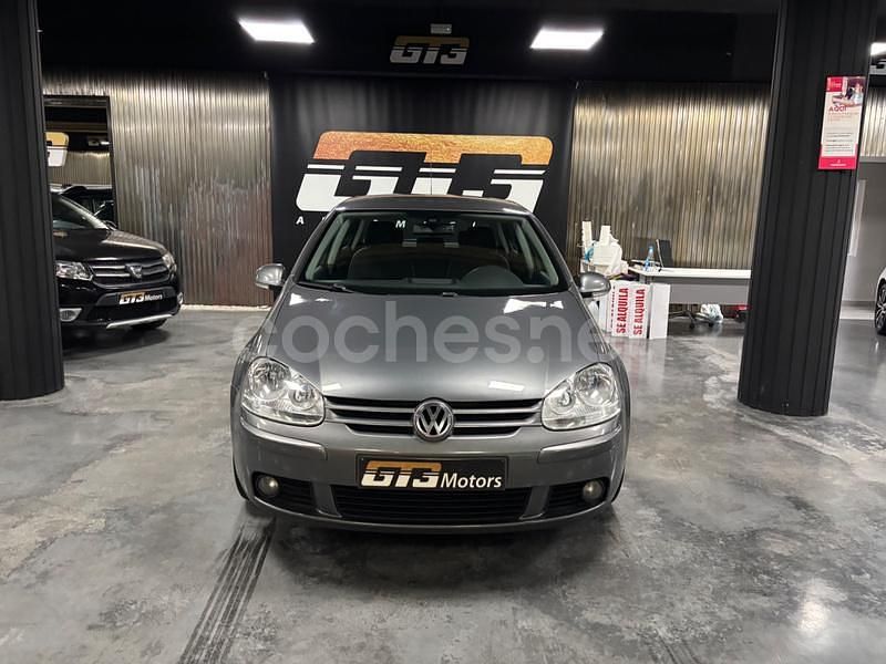 Gris / plata Usado 2009 VW Golf VI Highline Berlina | 5499 € (Precio justo) - Imagen 1/4
