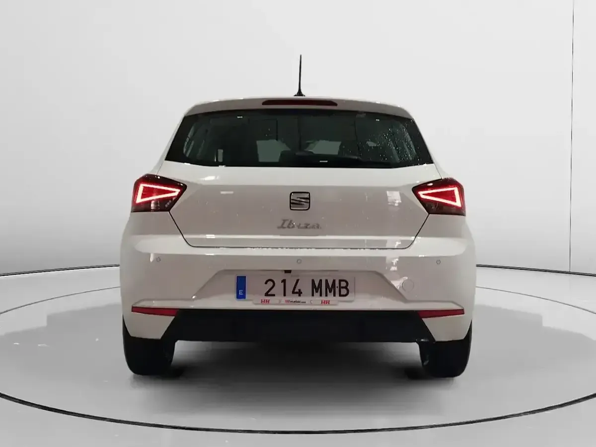 Usado Seat Ibiza Style 110 CV (80 kW) 2023 Blanco Berlina