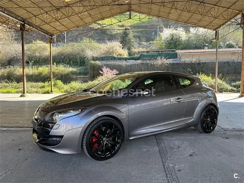 Usado Renault Mégane III 250 CV (183 kW) 2010 Gris / plata Berlina