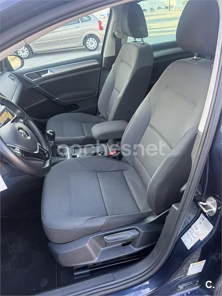 Usado VW Golf VII Business 110 CV (80 kW) 2016 Azul Familiar