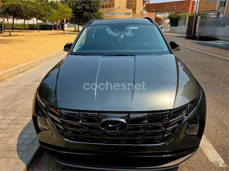 Usado Hyundai Tucson 136 CV (100 kW) 2023 Gris / plata SUV