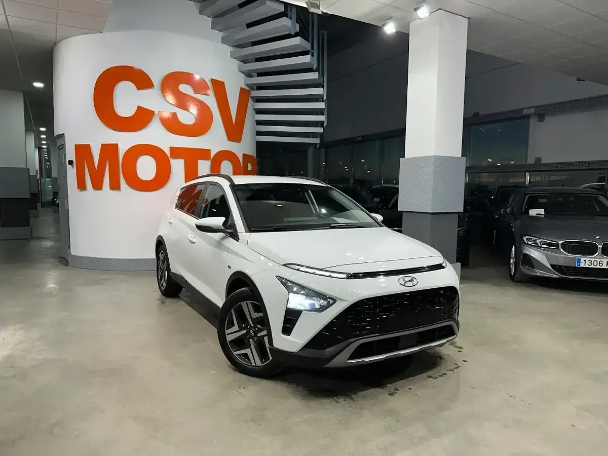 Usado Hyundai Bayon 100 CV (73 kW) 2022 Blanco SUV