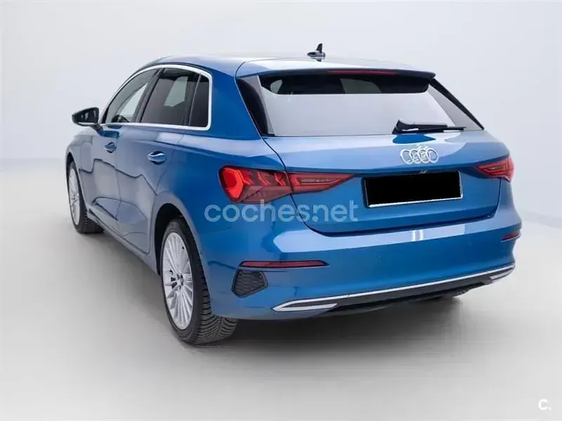 Usado Audi A3 Premium 150 CV (110 kW) 2021 Azul Berlina