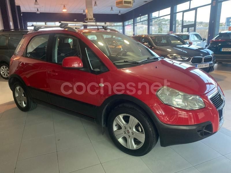 Rojo Usado 2008 Fiat Sedici Dynamic SUV | 7500 € - Imagen 1/4