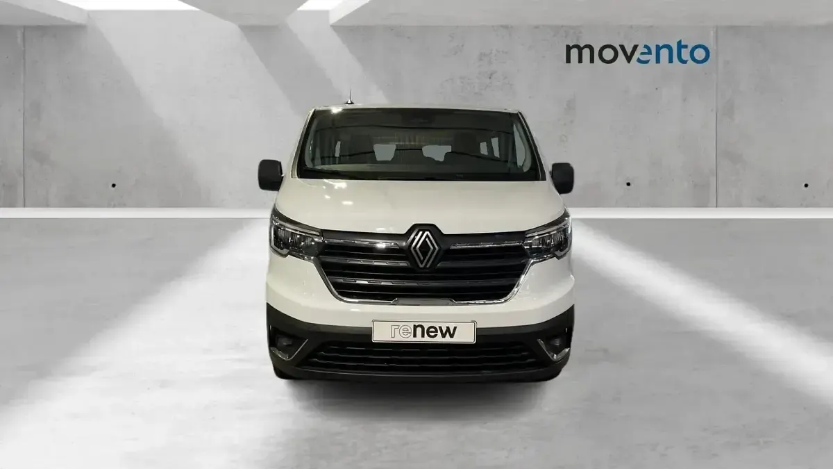 Usado Renault Trafic 110 CV (80 kW) 2025 Blanco Monovolumen