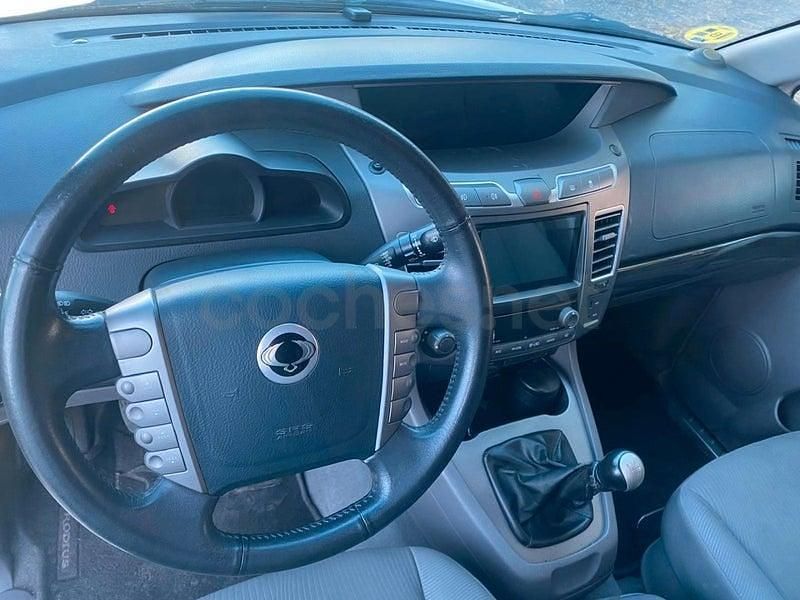 Usado Ssangyong (KGM) Rodius 155 CV (114 kW) 2014 Blanco Monovolumen