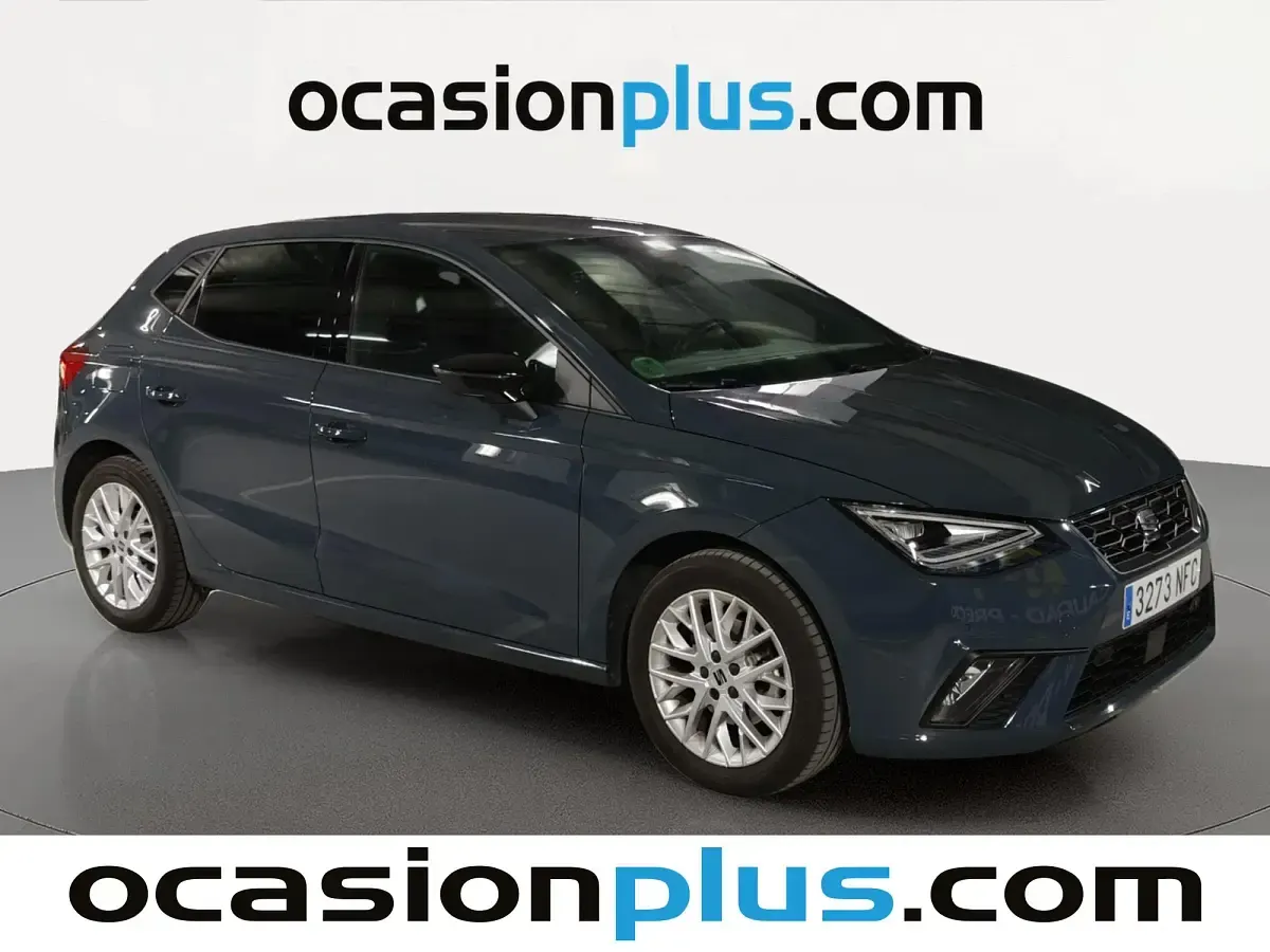 Usado Seat Ibiza FR 116 CV (85 kW) 2025 Rojo Utilitario