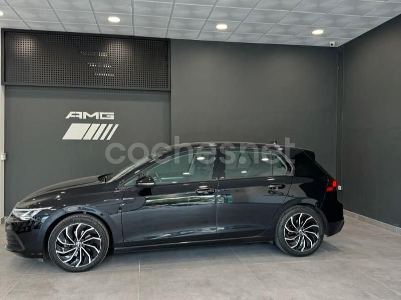Usado VW Golf VIII Life 150 CV (110 kW) 2020 Negro Berlina