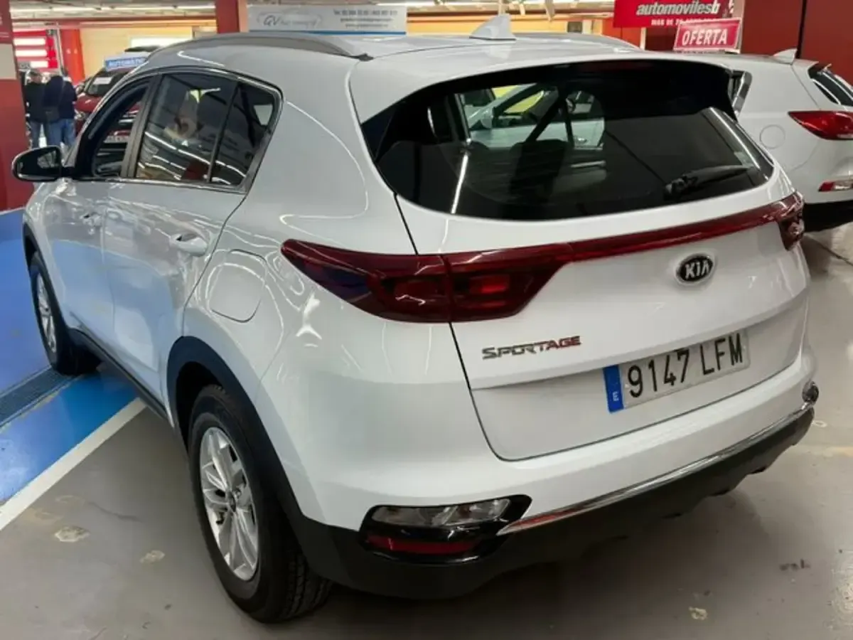 Używany Kia Sportage 132 KM (97 kW) 2020 Biały SUV