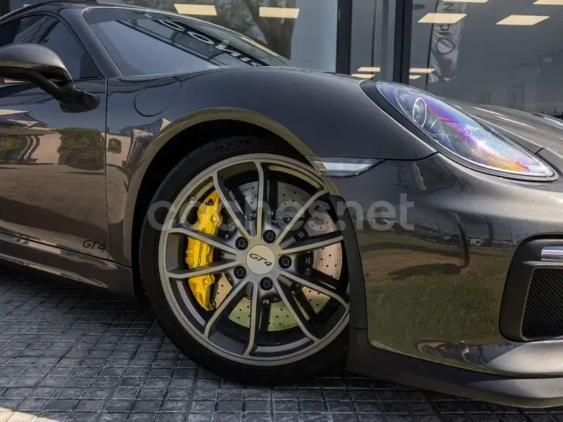 Usado Porsche Cayman GT4 385 CV (283 kW) 2015 Gris / plata Coupe