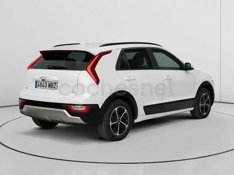 Usado Kia Niro 141 CV (103 kW) 2022 Blanco SUV