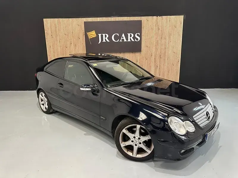 Usado Mercedes C160 122 CV (89 kW) 2006 Negro Coupe