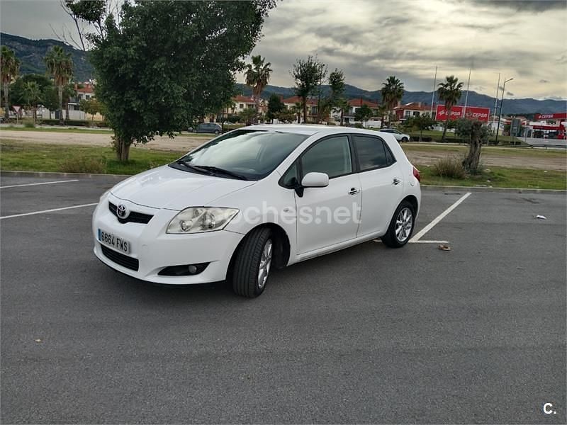 Blanco Usado 2007 Toyota Auris Luna Berlina | 5200 € (Precio justo) - Imagen 1/4