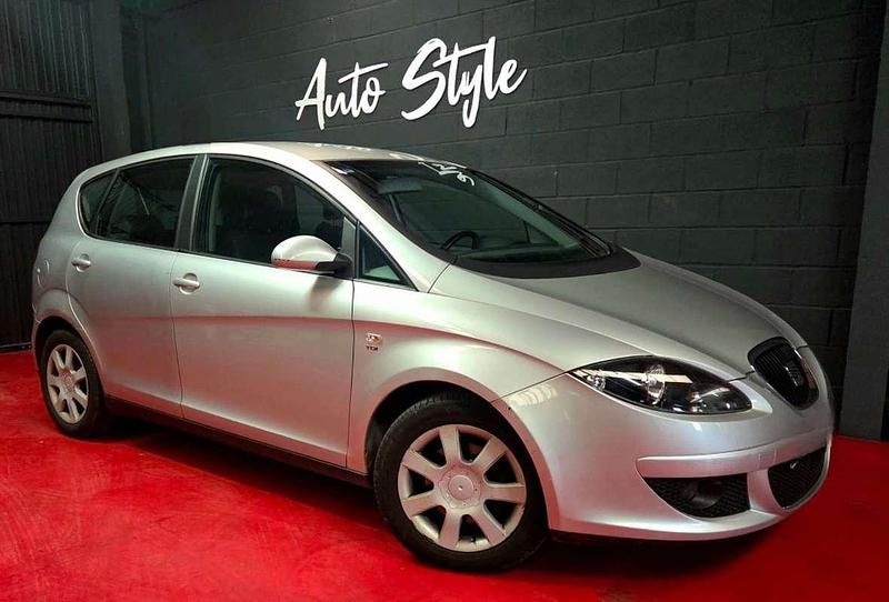 Gris Usado 2004 Seat Altea Sport Monovolumen | 4990 € (Precio justo) - Imagen 1/4