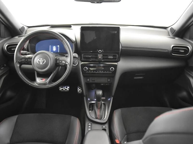 Usado Toyota Yaris Edition 92 CV (67 kW) 2024 Rojo