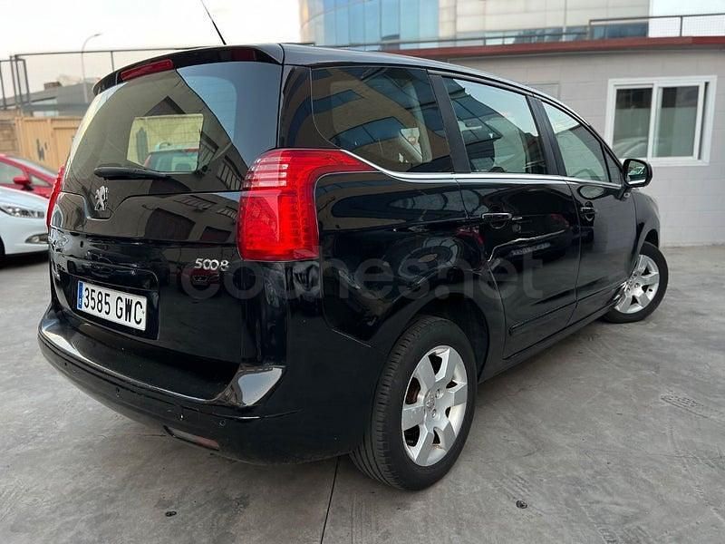 Usado Peugeot 5008 Premium 112 CV (82 kW) 2010 Negro Monovolumen