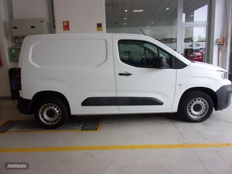 Usado Peugeot Partner S 100 CV (73 kW) 2021 Blanco Monovolumen