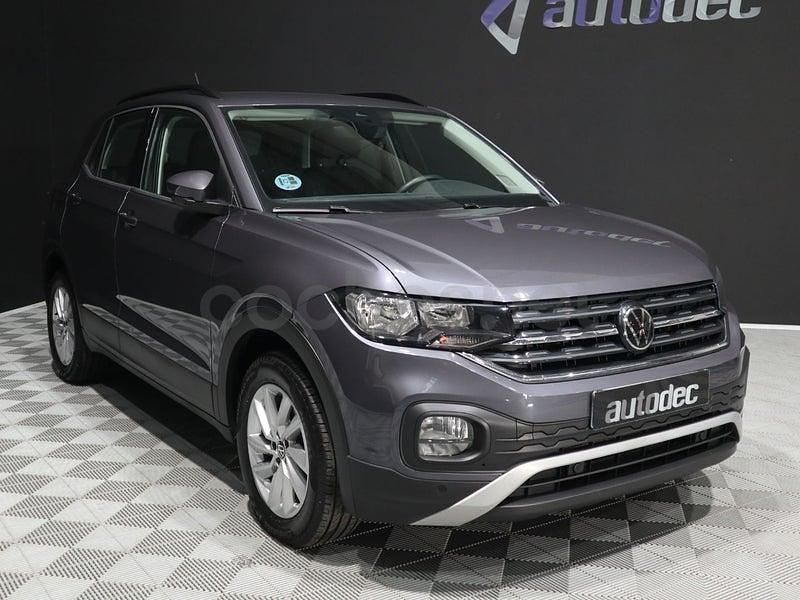 Usado VW T-Cross Advance 110 CV (80 kW) 2023 Gris / plata SUV