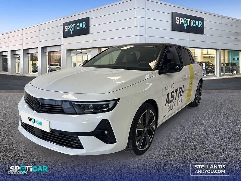 Usado Opel Astra 114 kW (156 CV) 2024 Blanco Familiar