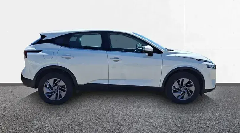 Usado Nissan Qashqai Acenta 140 CV (102 kW) 2023 Lunar white (perlada) SUV