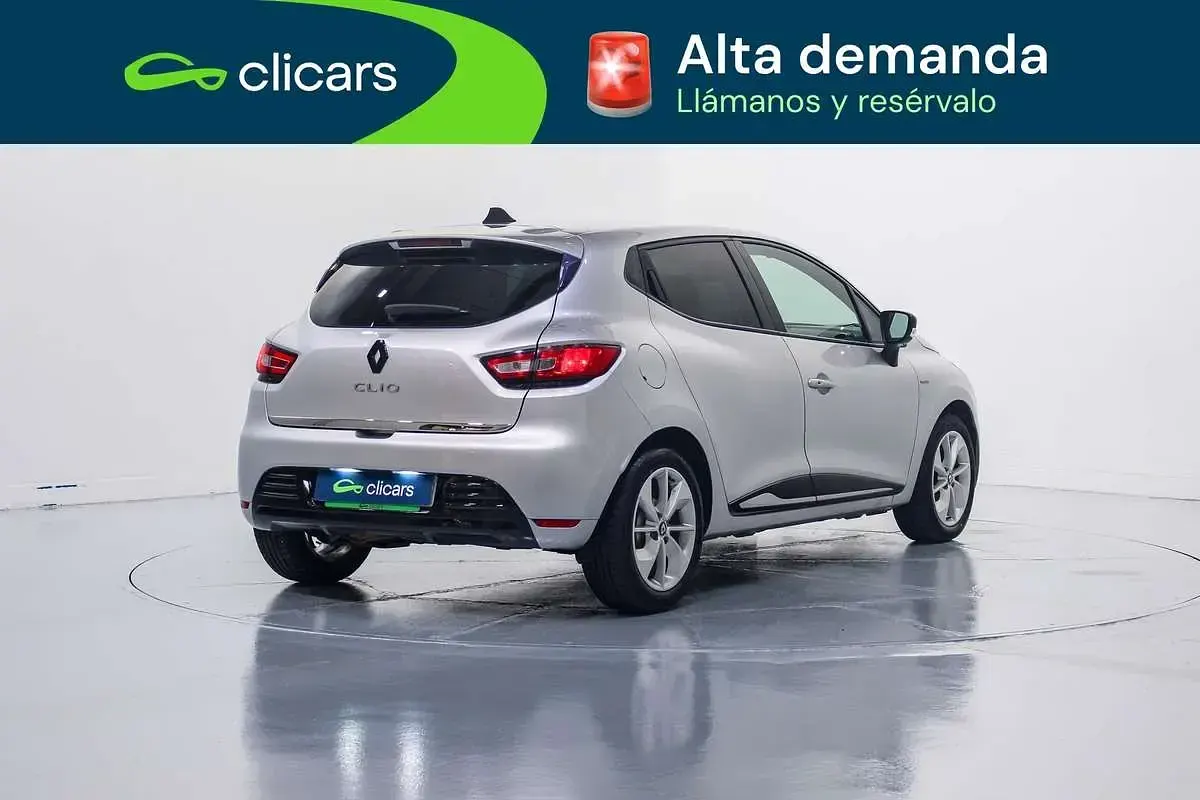 Usado Renault Clio LIMITED 90 CV (66 kW) 2019 Plateado Utilitario