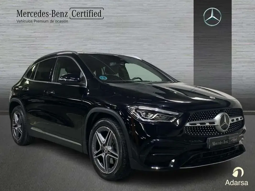 Usado Mercedes GLA180 AMG line 136 CV (100 kW) 2022 SUV