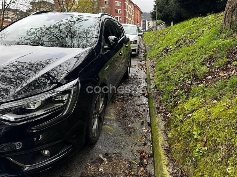Usado Renault Mégane GrandTour Zen 140 CV (102 kW) 2019 Negro Familiar
