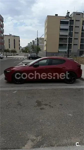 Usado Mazda 3 122 CV (89 kW) 2021 Rojo Berlina