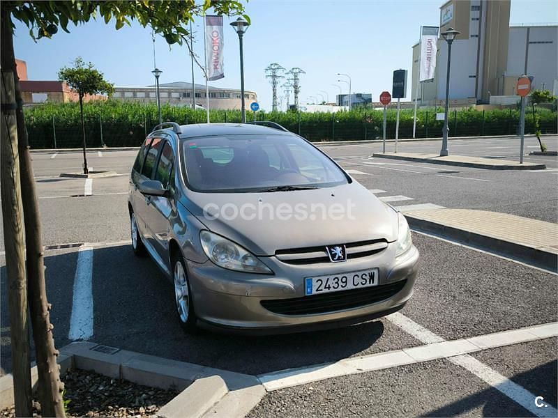 Beige Usado 2004 Peugeot 307 Familiar | 2200 € (Precio justo) - Imagen 1/1