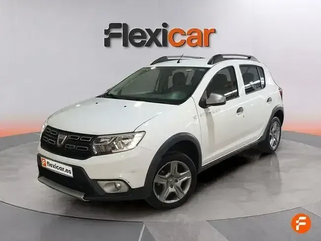 Usado Dacia Sandero Acces 73 CV (53 kW) 2019 Blanco Berlina