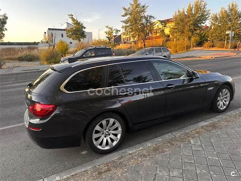 Usado BMW 520 184 CV (135 kW) 2014 Negro Familiar