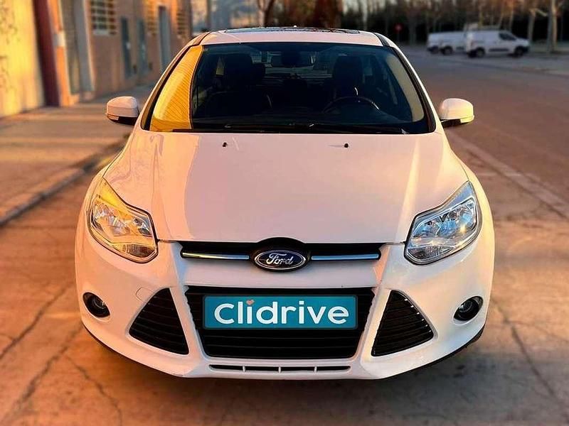 Usado Ford Focus Trend 105 CV (77 kW) 2011 Blanco Utilitario