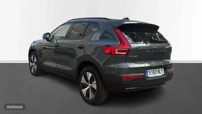 Nuevo Volvo XC40 Plus 163 CV (119 kW) 2026 Verde SUV