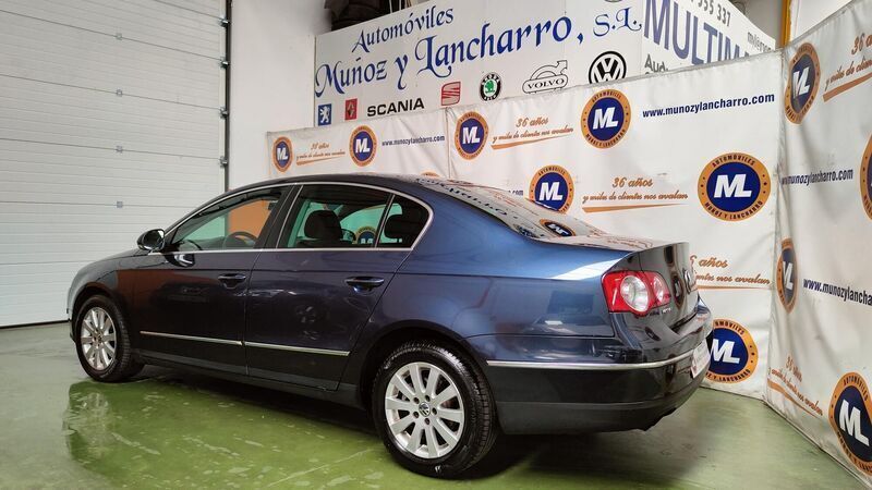 Usado VW Passat Sportline 140 CV (102 kW) 2007 Azul Berlina