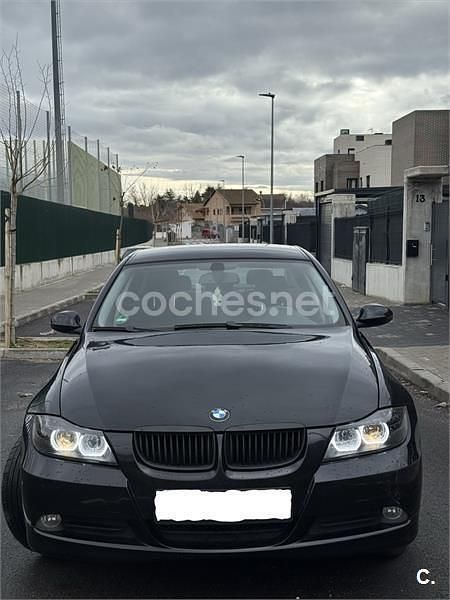 Usado BMW 318 129 HP (94 kW) 2007 Preto Sedan