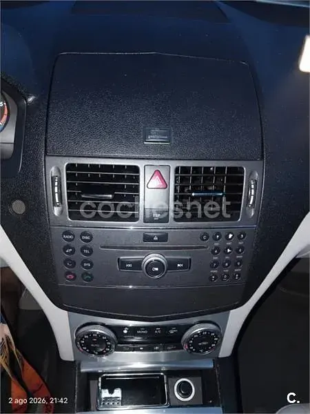 Usado Mercedes C200 136 CV (100 kW) 2010 Blanco Berlina