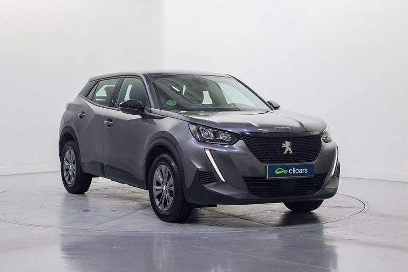 Usado Peugeot 2008 Active 110 CV (80 kW) 2022 Gris SUV