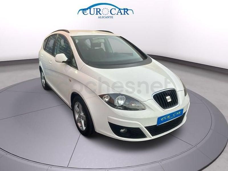Usado Seat Altea XL Style 105 CV (77 kW) 2011 Blanco Monovolumen