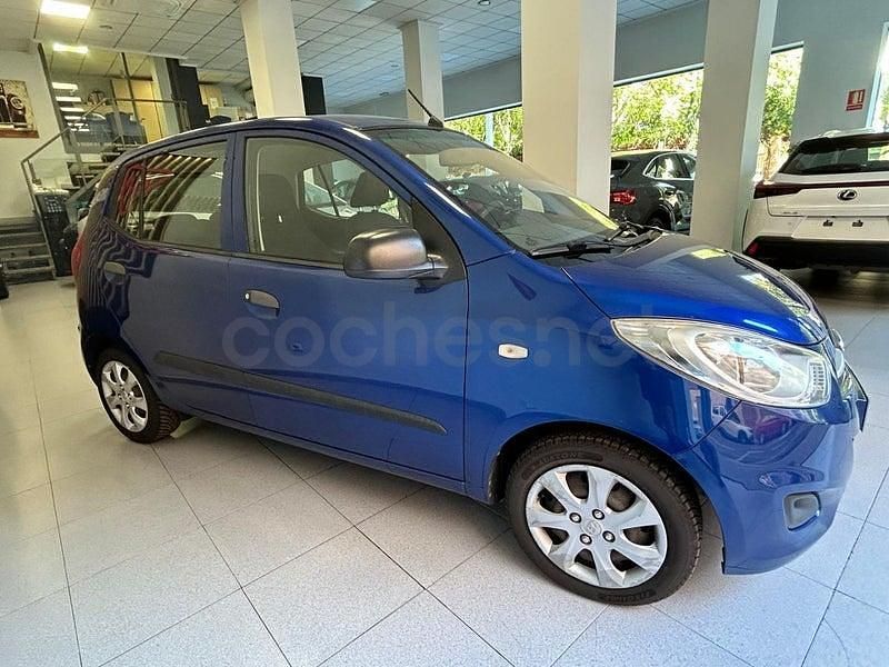Usado Hyundai i10 Comfort 69 CV (50 kW) 2013 Azul Utilitario