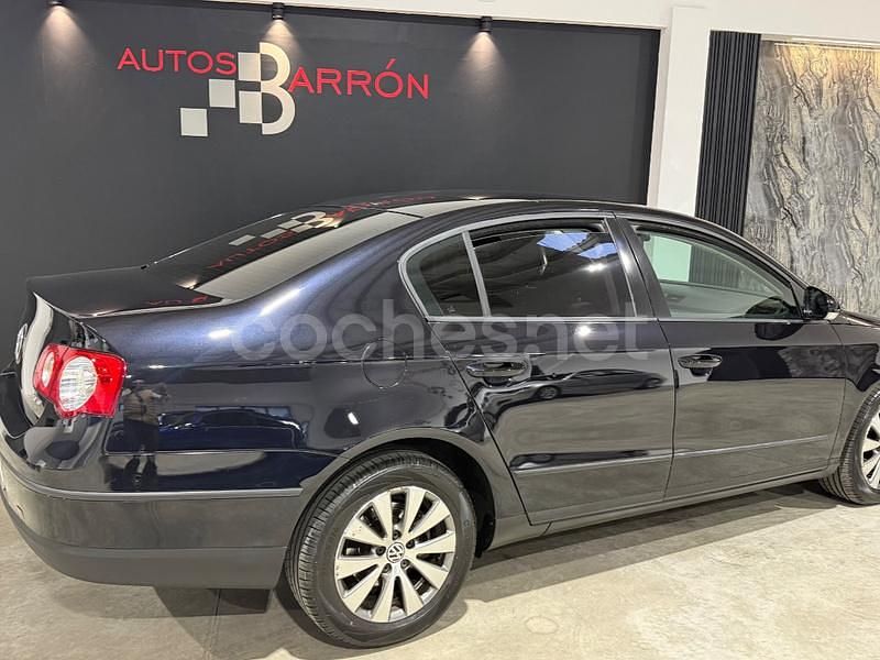 Usado VW Passat Advance 140 CV (102 kW) 2009 Negro Berlina