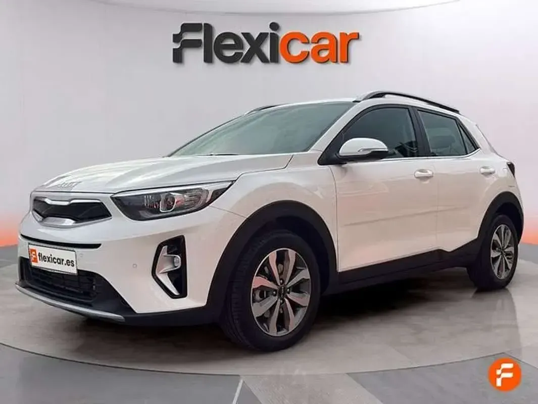 Usado Kia Stonic 101 CV (74 kW) 2024 Blanco SUV