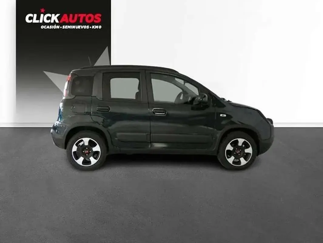 Usado Fiat Panda Cross Cross 71 CV (52 kW) 2023 Verde Utilitario